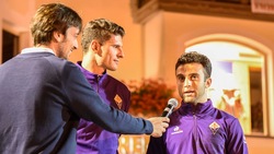 Fiorentina, bagno di folla a Moena: il saluto della squadra ai tifosi