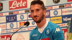 Napoli, Valdifiori si presenta: ecco le foto più belle