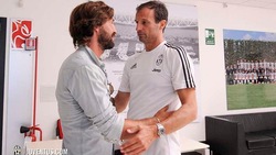Juve, visita a sorpresa di Pirlo