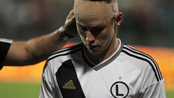 In Albania partita sospesa. Giocatore polacco ferito dagli spalti