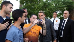 Digne, visite mediche e selfie con i tifosi a Villa Stuart