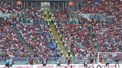 Roma, i tifosi della Curva Sud spalle al campo per protesta