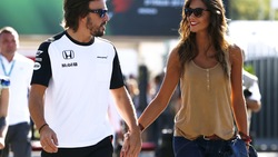 Alonso e la bella Lara: che coppia in Formula 1