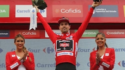 Vuelta, la 17esima tappa è di Dumoulin ma Aru non molla