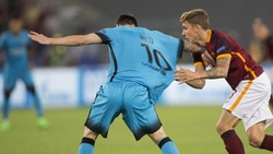 Gol di Suarez da annullare: fallo di Messi su Digne e fuorigioco