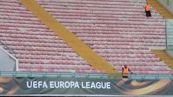 Napoli-Bruges, curve vuote al San Paolo