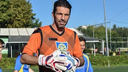 Giovani sfidano Buffon: in porta per la prevenzione