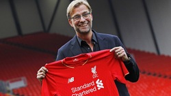 Klopp, presentazione ufficiale a Liverpool: le foto del 'normal one'