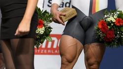 Gambe da far paura: di chi sono?