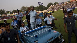 India, Pelè fatica a salire le scale