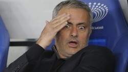 Mourinho, show in panchina a Kiev