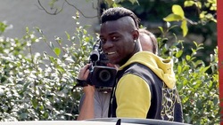 Balotelli, sorrisi a Milanello per il primo allenamento