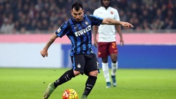 Inter-Roma 1-0: Medel segna e Mancini torna in testa