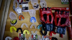 Napoli-Legia Versavia, ecco l'arsenale dei tifosi polacchi sequestrato dalla polizia