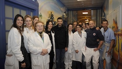 Serie A Lazio, Candreva visita i bambini dell'ospedale Umberto I