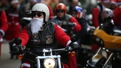 "La Banda dei Babbi Natale" in Harley-Davidson all'Umberto I