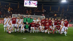 Roma, che tifo per “Voi siete leggenda”: la Curva Sud di nuovo protagonista