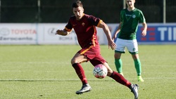 Roma, Strootman torna in campo sotto gli occhi di Pizarro