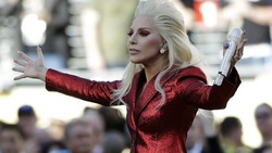 Super Bowl, Lady Gaga canta l'inno americano