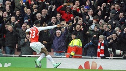 Premier League, Arsenal-Leicester 2-1: i Gunners vincono al 95'