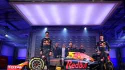 Formula 1: presentata a Londra la nuova livrea della Red Bull