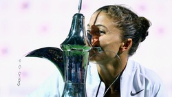 Tennis, Errani trionfa a Dubai: che gioia con la Coppa