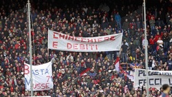 Genoa-Udinese: la curva rossoblù contesta, ma il resto dello stadio fischia