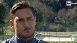 Caso Totti, sui social i tifosi della Roma spaccati