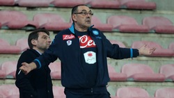 Napoli, Sarri espulso: guarda gli azzurri dalla tribuna