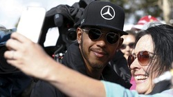 Hamilton super star: quanti fan ad attenderlo in Australia