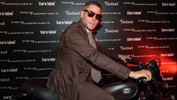 Lapo Elkann che look in moto all'evento Italia Indipendent Ducati!