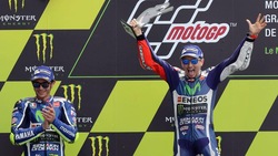 MotoGp, Lorenzo vince ancora a Le Mans. Rossi secondo