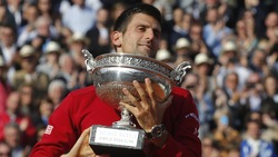 La prima volta di Djokovic al Roland Garros! Le immagini più belle della finale