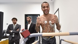 Calciomercato Juventus, Dani Alves si sottopone alle visite mediche