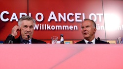Bayern Monaco, Ancelotti si presenta: accanto a lui c'è Rummenigge