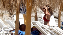 Juventus, Khedira segna il gol più bello dell'estate: la sexy Adriana Lima