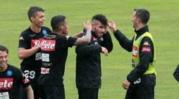 Napoli, Tutino stai attento alle orecchie! Clima scherzoso nel ritiro di Dimaro