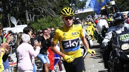Tour, Froome percorre un tratto della salita di corsa