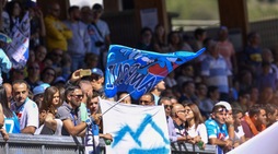 Napoli, 2000 tifosi a Dimaro: cori per Higuain