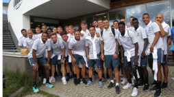 Inter, foto di gruppo e "corna" per Nagatomo