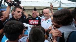 Serie A Napoli, che festa per Hamsik a Dimaro