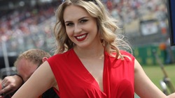 F1, Gp Germania: le sexy"grid girl" in pista ad Hockenheim