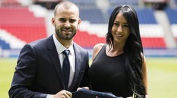 Psg, Jesé si presenta con la fidanzata