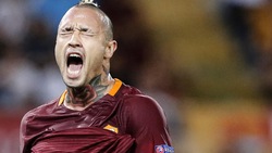 Top and flop: Nainggolan gioca da solo, De Rossi fallo incredibile