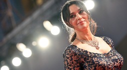 Venezia ai piedi di Monica Bellucci