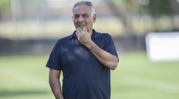 Serie A: Pallotta segue da vicino l'allenamento della Roma, le immagini