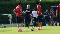 Bologna, allenamento con i tifosi per i rossoblù