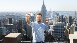 Wawrinka, selfie con il trofeo a New York dopo la vittoria agli Us Open