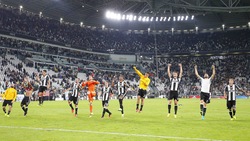 Juventus-Cagliari, i top e flop bianconeri: Alex Sandro imprendibile, Pjanic c'è