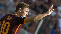 Totti, numeri e curiosità di un campione diventato Leggenda